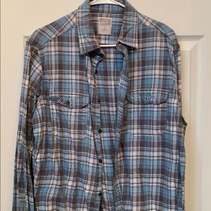 Men’s long sleeve shirt.